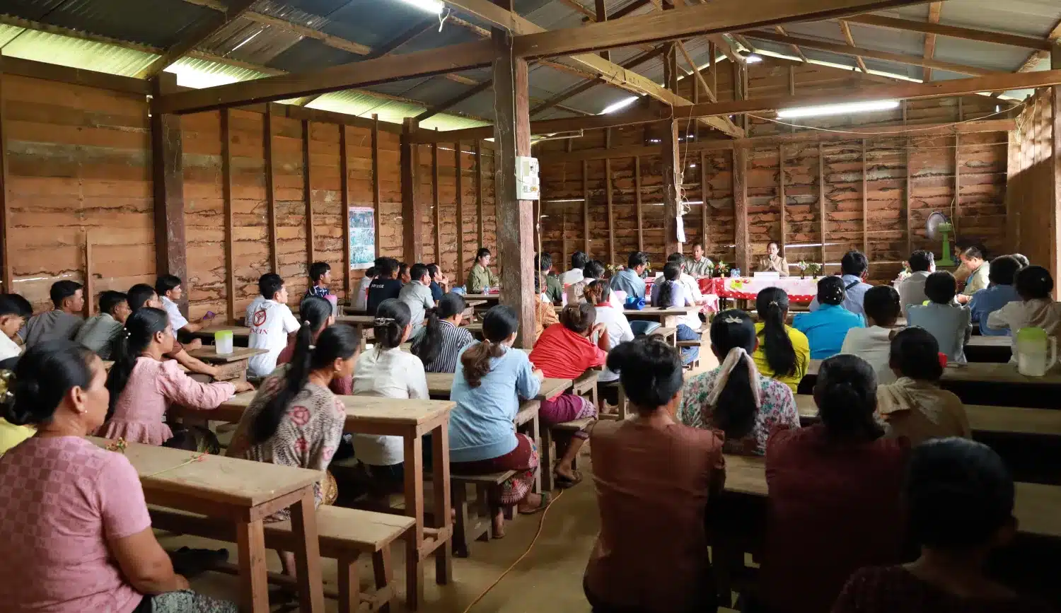 ຮອງປະທານ (ຄສຊຂ 12), ເຄື່ອນໄຫວພົບປະຜູ້ມີສິດເລືອກຕັ້ງຢູ່ບ້ານນາພ້າວເມືອງໄຊບົວທອງ. 2
