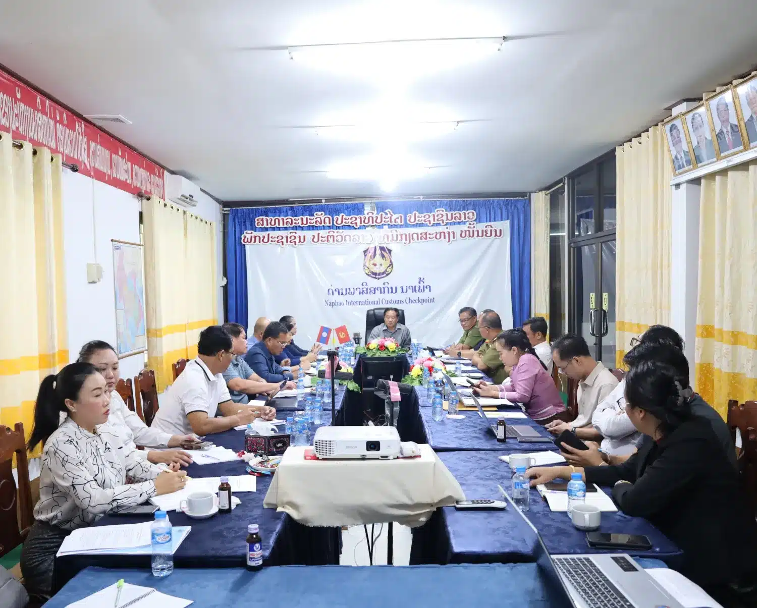 ຮອງປະທານ ( ກສຕສ ) ສະພາແຫ່ງຊາດ ພ້ອມຄະນະ ເຄື່ອນໄຫວຕິດຕາມ, ກວດກາ ແລະ ຊຸກຍູ້ວຽກງານ ທີ່ ດ່ານສາກົນນາເພົ້າ ເມືອງບົວລະພາ ແຂວງຄໍາມ່ວນ. 1