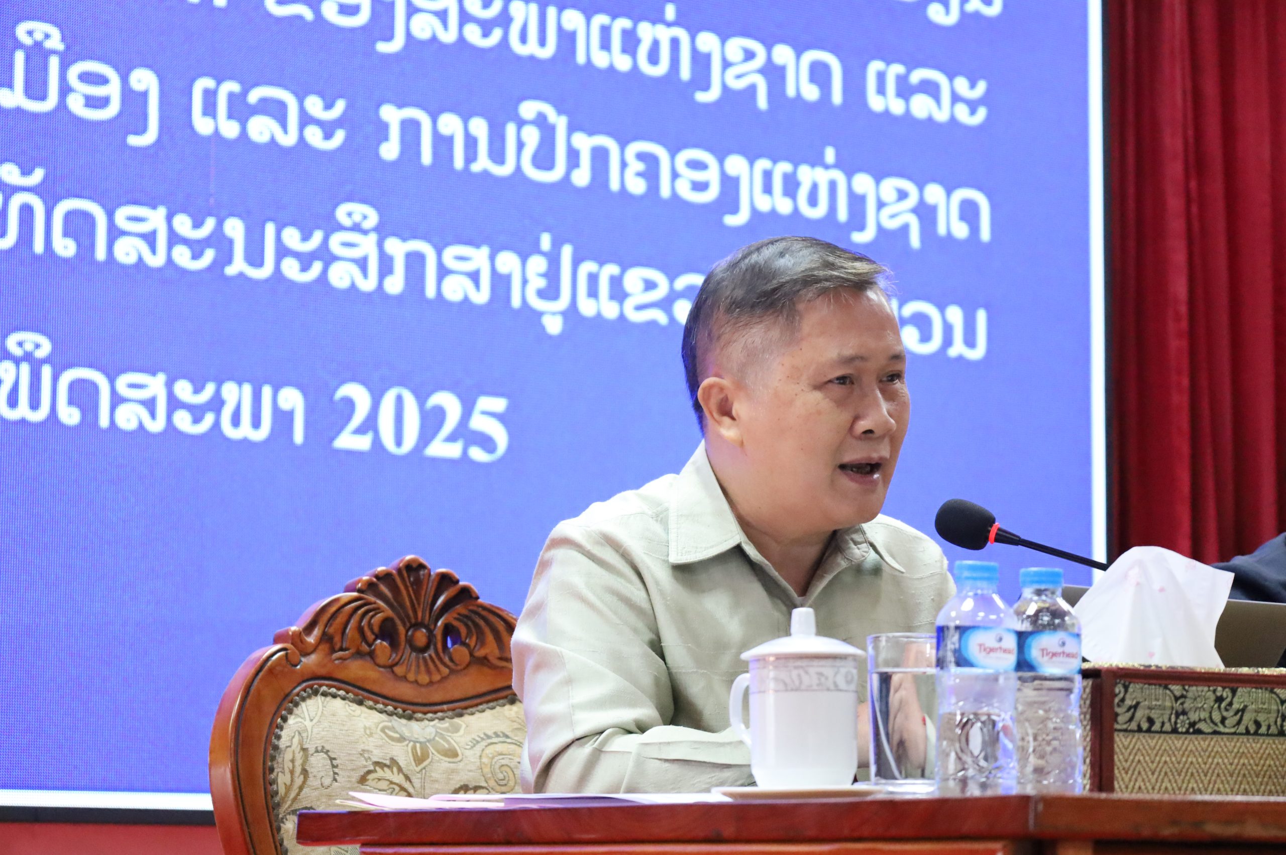 ນັກຮຽນທິດສະດີການເມືອງຂັ້ນຕົ້ນ ສະພາແຫ່ງຊາດ ທັດສະນະສຶກສາຢູ່ແຂວງຄໍາມ່ວນ. 3