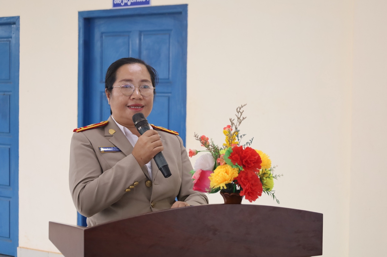 ຮອງປະທານສະພາແຫ່ງຊາດ ຢ້ຽມຢາມໂຮງຮຽນມັດທະຍົມ ວິຊາຊີບ ຕົວແບບມິດຕະພາບ ລາວ-ຫວຽດນາມ ທີ່ເມືອງໜອງບົກ ແຂວງຄຳມ່ວນ. 2