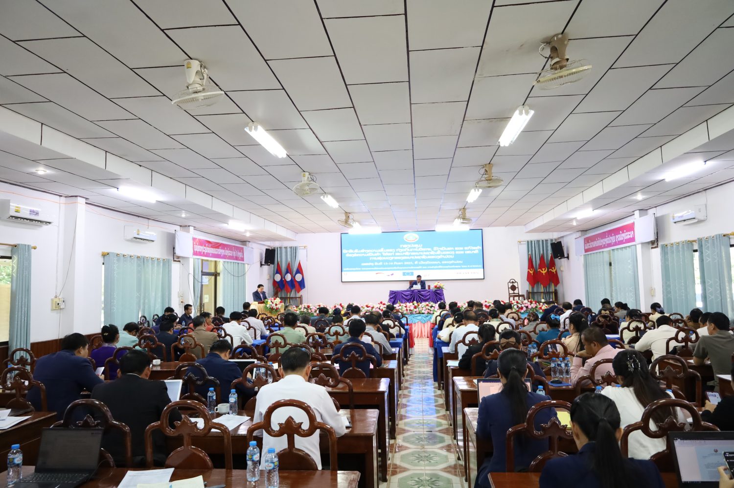 ຝຶກອົບຮົມກ່ຽວກັບການວິເຄາະ, ວິໄຈບັນຫາ ແລະ ແກ້ໄຂຄຳຮ້ອງຂໍຄວາມເປັນທຳ 1